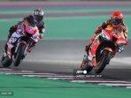 pembalap-tim-repsol-honda-spanyol-marc-marquez-kanan.jpg