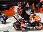 pembalap-tim-repsol-honda-spanyol-marc-marquez-tengah-dilarikan-ke-rumah-sakit.jpg