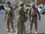 pemberontak-houthi-melakukan-patroli-di-sanaa-ibu-kota-yaman_20171213_062537.jpg