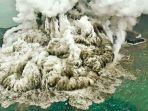penampakan-erupsi-gunung-anak-krakatau-penyebab-tsunami-banten-lampung.jpg