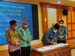 penandatanganan-kesepakatan-tapal-batas-hst-dan-kotabaru.jpg