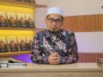pendakwah-ustadz-adi-hidayat-menjelaskan-cara-agar-umat-islam.jpg
