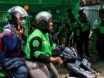 pengemudi-ojek-online-menunggu-penumpang-di-kawasan-stasiun-sudirman_0.jpg