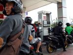 pengisian-bbm-di-salah-satu-spbu-pertamina_20180817_113309.jpg