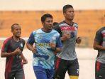 penjaga-gawang-nomor-satu-martapura-fc-ali-budi-rahardjo.jpg