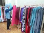 penjualan-hijab-naik.jpg