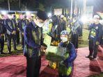 penyerahan-hadiah-dan-trofi-mtqn-ke-52-tingkat-kabupaten-batola-di-kecamatan-belawang-832021.jpg