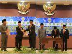 penyerahan-lhp-kepada-bupati-hsuh-abdul-wahid-hk.jpg