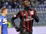 penyerang-ac-milan-m-baye-niang_20160613_094034.jpg
