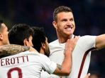 penyerang-as-roma-edin-dzeko-kanan-merayakan-gol_20170521_062240.jpg