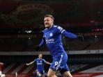 penyerang-leicester-city-jamie-vardy-usai-mencetak-gol-ke-gawang-arsenal.jpg