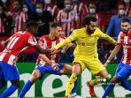 penyerang-liverpool-asal-mesir-mohamed-salah-berebut-bola-dengan-pemain-tengah-atletico-madrid.jpg