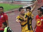penyerang-mitra-kukar-patrick-dos-santos_20151220_192841.jpg