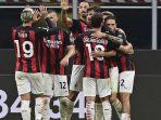 penyerang-swedia-ac-milan-zlatan-ibrahimovic-tengah-merayakan-bersama-rekan.jpg