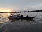 perahu-tenggelam-di-sungai-barito-kecamatan-kuripan-kabupaten-batola-sabtu-13032021-petang.jpg