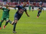 persebaya-surabaya-vs-arema-fc_20180302_184238.jpg