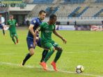 persebaya-surabaya-vs-arema-fc_20180302_215340.jpg