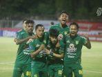 pertandingan-persebaya-vs-psm-yang-berlangsung.jpg