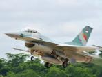 pesawat-tempur-f-16-tni-au_20160723_220801.jpg