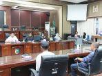 petemuan-warga-Desa-Kintap-di-DPRD-Kabupaten-Tanah-Laut-Rabu-29112023.jpg