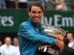 petenis-spanyol-rafael-nadal-berpose-dengan-trofi-perancis-terbuka-2018_20180612_073616.jpg