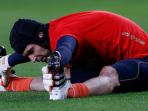 petr-cech-saat-melakukan-pemanasan_20160101_201108.jpg