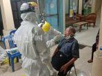 petugas-dinkes-kabupaten-hst-kalsel-tes-swab-rabu-1282020.jpg
