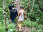 petugas-disbunak-kalsel-melakukan-dentifikasi-lokasi.jpg