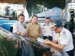 petugas-dishub-kabupaten-kapuas_20170801_132951.jpg