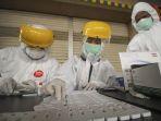 petugas-medis-melakukan-tes-diagnostik-cepat-rapid-test-covid-19.jpg