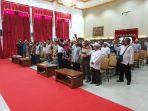 pln-uikl-kalimantan-kota-banjarbaru-memberikan-sembako-kepada-marbot-masjid.jpg