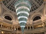 pohon-natal-terbalik-di-westfield-shopping-centre_20171224_145403.jpg