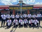 polres-tabalong-personil-yang-mendapat-pengharhaan-atas-prestasi-pengungkapan-kasus-yang-cepat.jpg