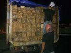 polsek-pugaan-amankan-truk-yang-diduga-angkut-kayu-ilegal.jpg