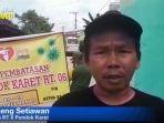 pondok-karet-tabalong-periksa-orang-masuk.jpg