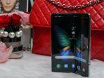 ponsel-lipat-samsung-galaxy-fold.jpg