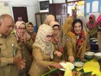 potong-tumpeng-ultah-smpn-15-banjarmasin_20171119_194758.jpg