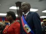 presiden-haiti-jovenel-moise-berdiri-bersama-istrinya.jpg