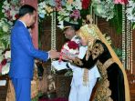 presiden-joko-widodo-dan-istri-menghadiri-resepsi-pernikahan-ajudannya-pradipta_20180326_074129.jpg
