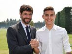 presiden-juventus-andrea-agnelli-berjabat-tangan-dengan-paulo-dybala-di-vinovo-centre-turin_20170414_063337.jpg