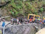 proses-evakuasi-ditambang-manualan-tanbu.jpg