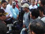 protes-tertibkan-jasa-penukaran-uang_20150707_120314.jpg