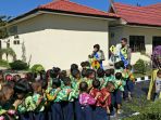 puluhan-anak-anak-dari-tk-inan-datang-ke-polres-balangan-untuk-belajar-tata-tertib-lalu-lintas_20170912_104554.jpg