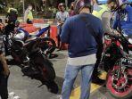 puluhan-kendaraan-roda-dua-yang-dipasangi-knalpot-brong-dirazia-petugas1.jpg