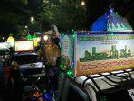 puluhan-mobil-hias-di-malam-takbiran-kota-banjarmasin-jelang-lebaran-2019.jpg