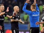 qarabag-fk-melayangkan-protes-kepada-wasit-saat-menjamu-atletico-madrid_20171019_083528.jpg
