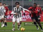rafael-leao-ac-milan-dan-mattia-de-sciglio-juventus-fc.jpg