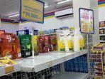 rak-tempat-memajang-minyak-goreng-rp-14-ribuliter-di-ritel-modern-di-banjarmasin.jpg