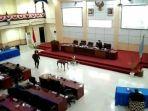 rapat-paripurna-pengesahan-apbd-2021-di-gedung-dprd-kabupaten-banjar-martapura-30112020.jpg