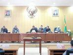 rapat-paripurna-pengesahan-tiga-raperda-di-dprd-banjarbaru.jpg